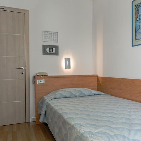 קאורלה Hotel Riviera מראה חיצוני תמונה