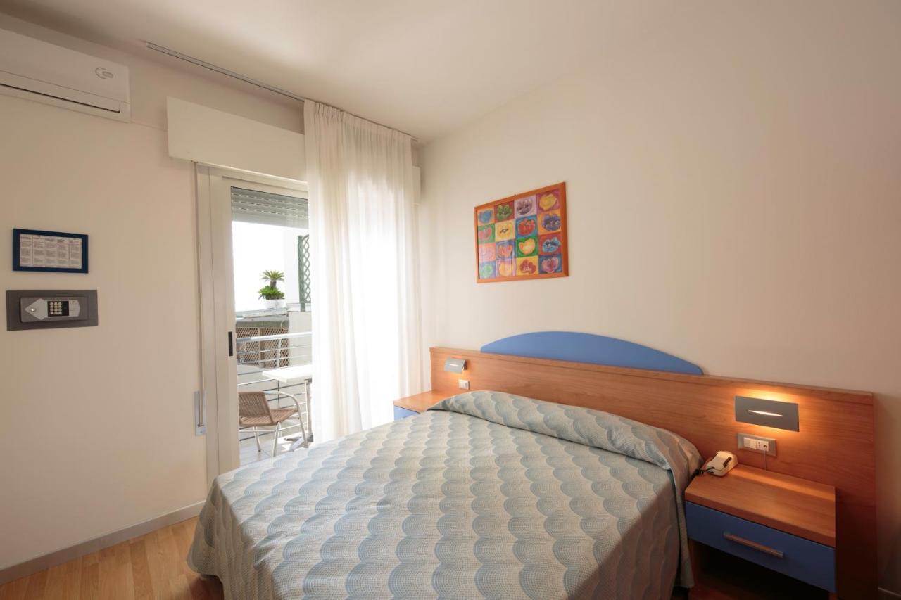 קאורלה Hotel Riviera מראה חיצוני תמונה