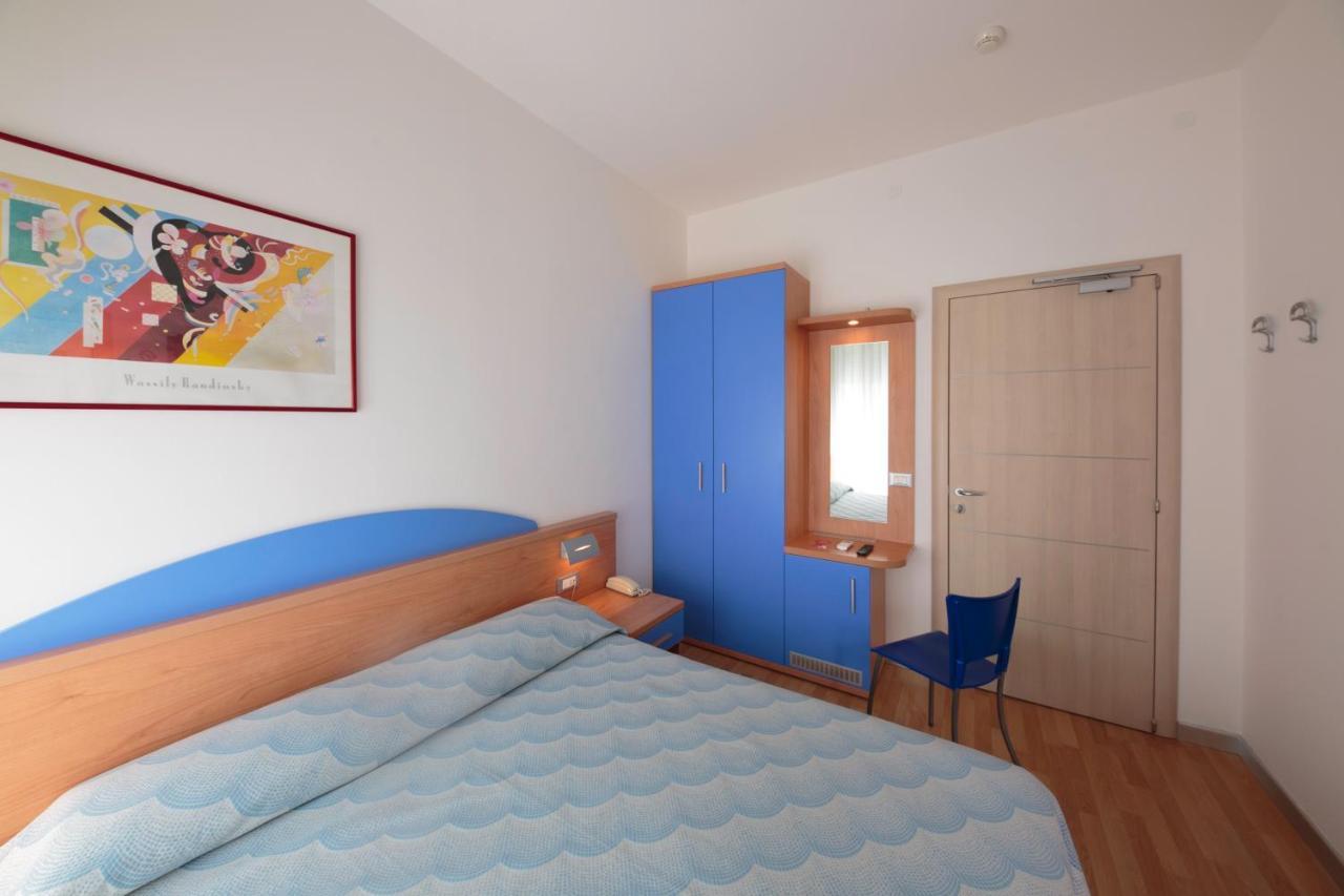 קאורלה Hotel Riviera מראה חיצוני תמונה
