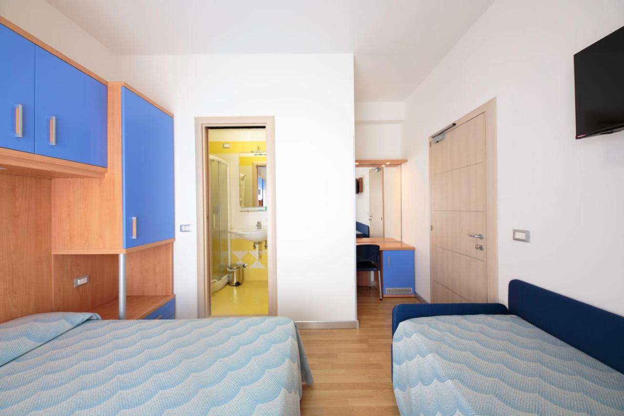 קאורלה Hotel Riviera מראה חיצוני תמונה