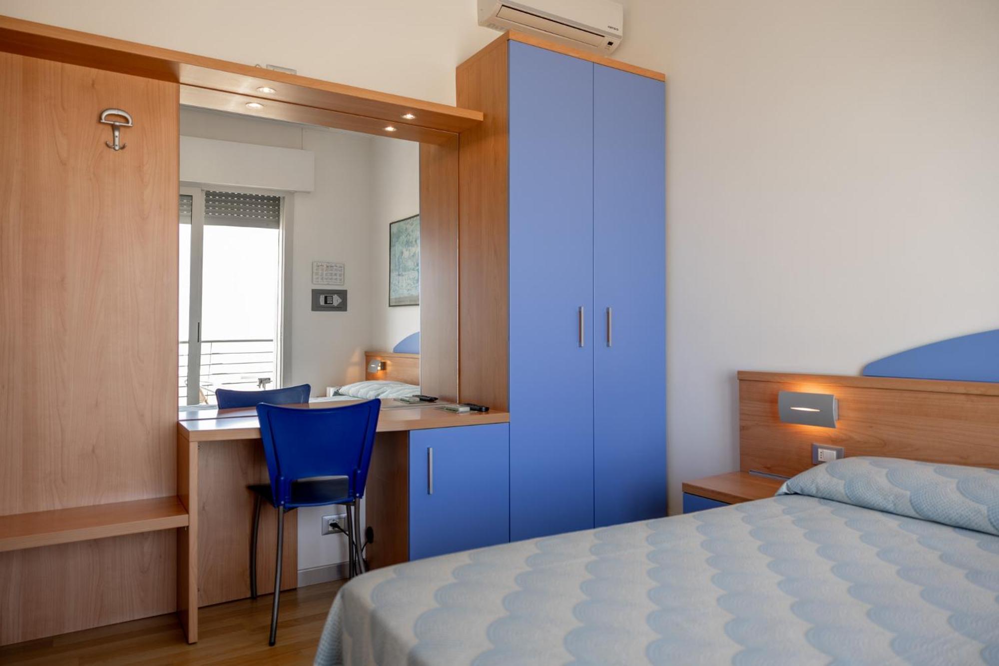 קאורלה Hotel Riviera מראה חיצוני תמונה