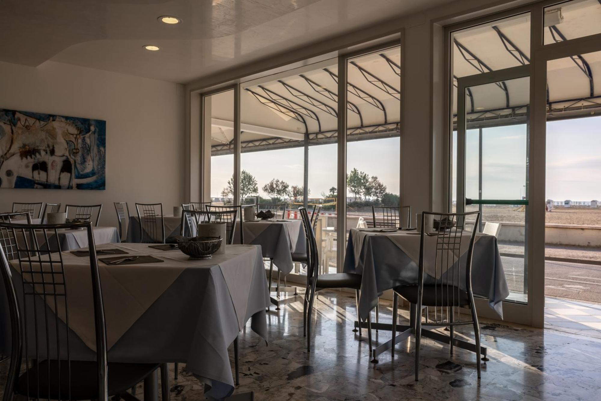 קאורלה Hotel Riviera מראה חיצוני תמונה