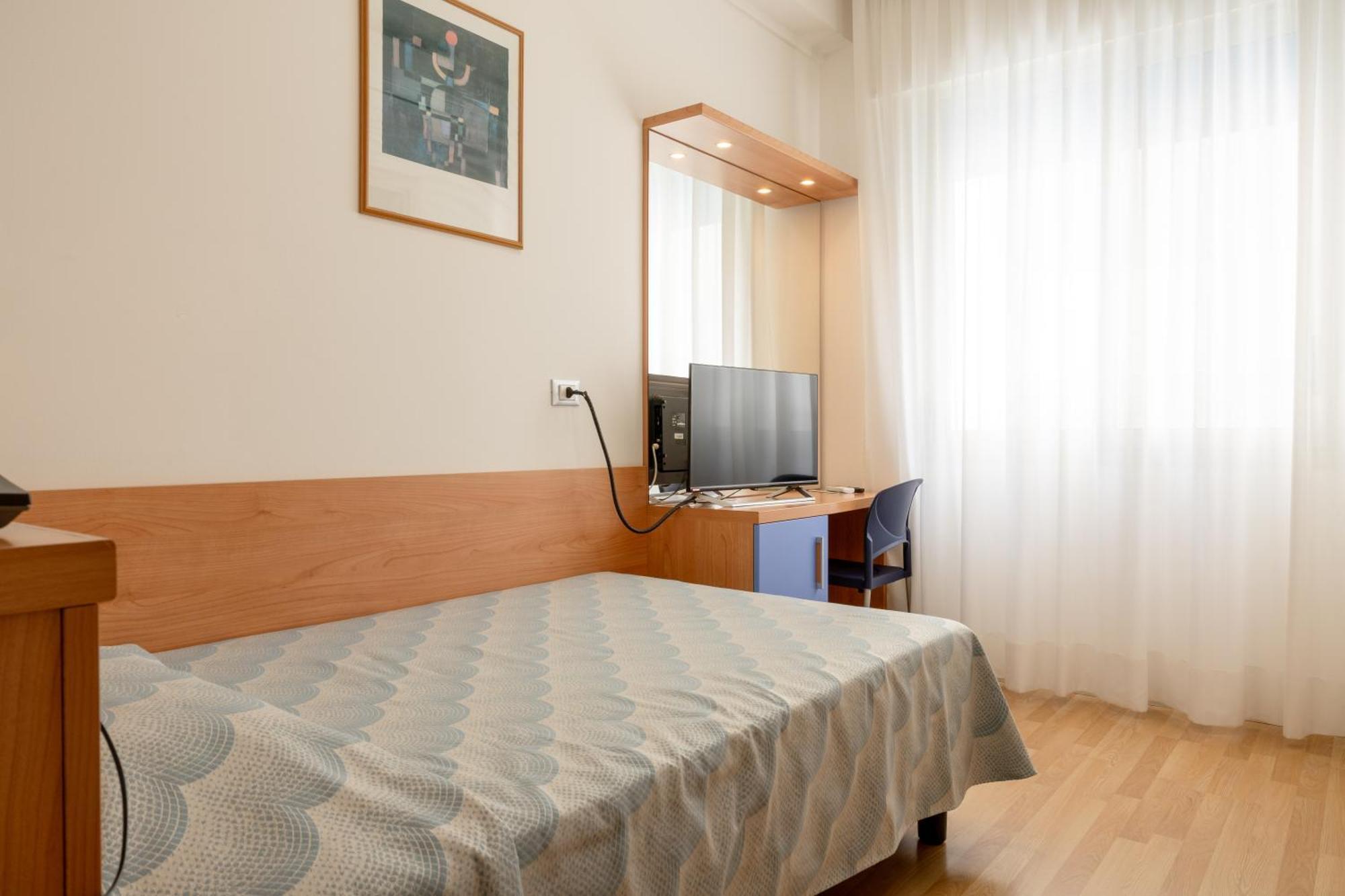 קאורלה Hotel Riviera מראה חיצוני תמונה