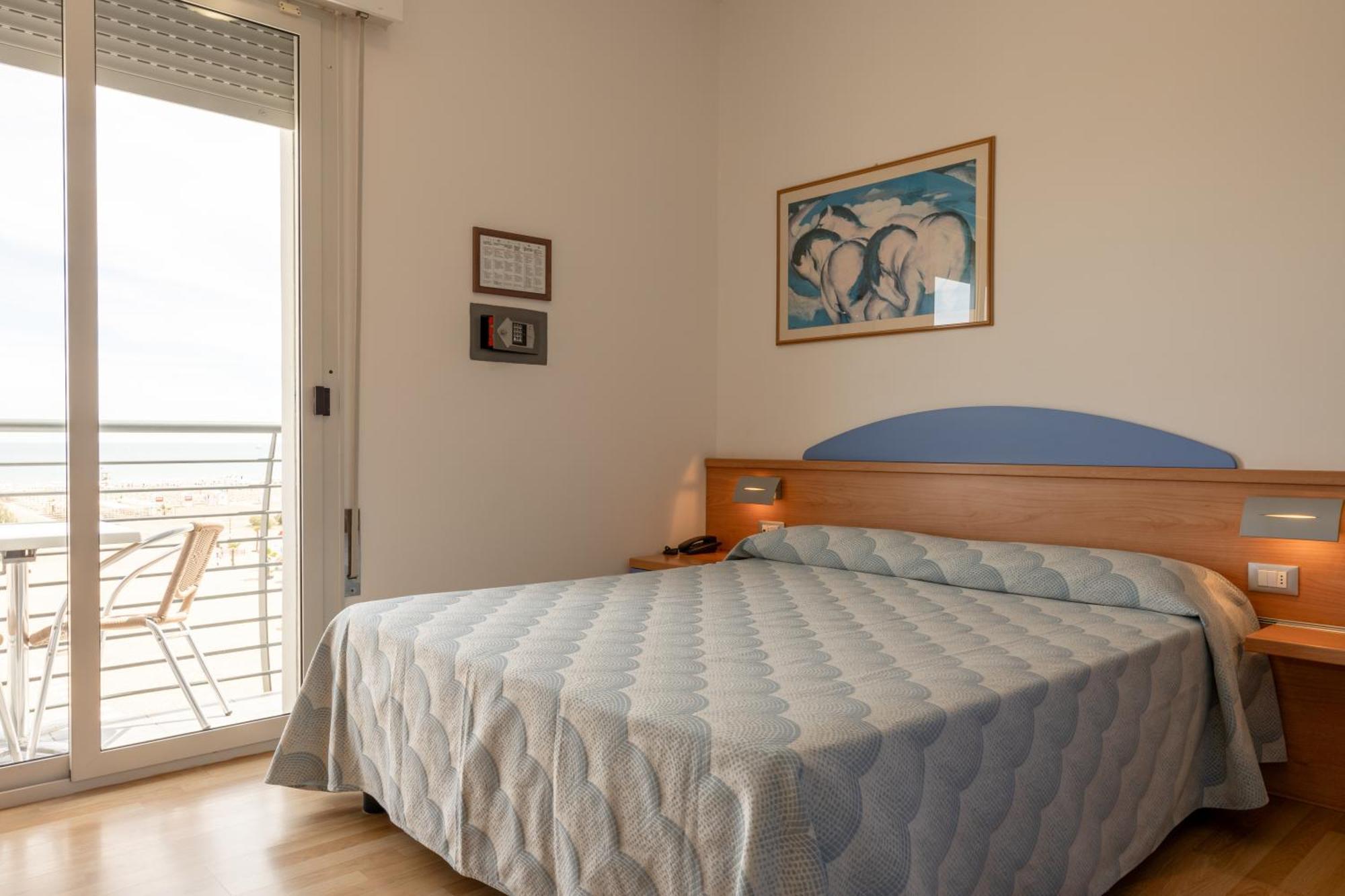 קאורלה Hotel Riviera מראה חיצוני תמונה