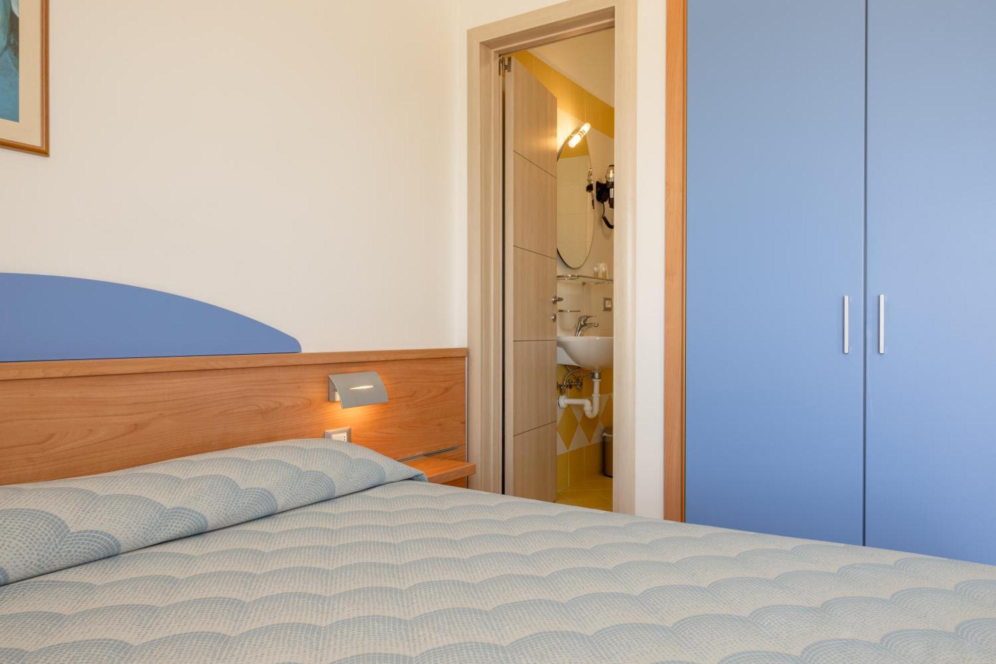 קאורלה Hotel Riviera מראה חיצוני תמונה