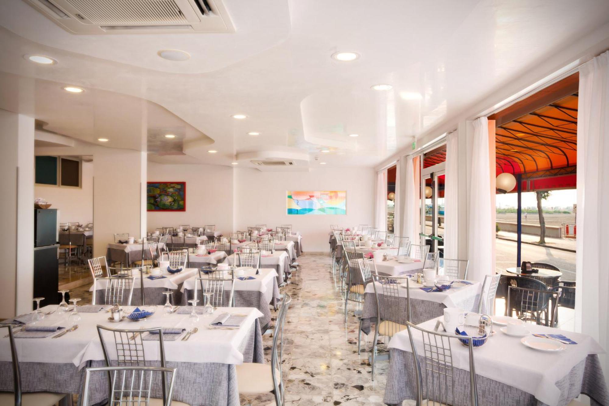 קאורלה Hotel Riviera מראה חיצוני תמונה